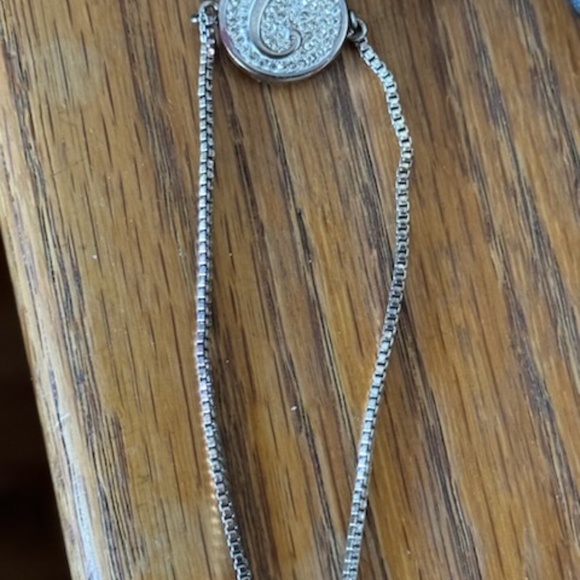 "C" bracelet with silver chain, and clear stones - Picture 5 of 9